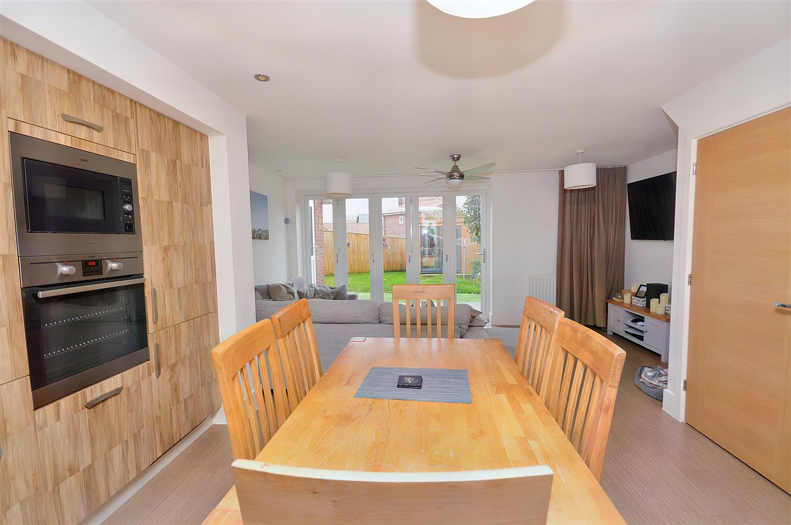 Property Details for Sunflower Lane, Polegate Town Property Estate